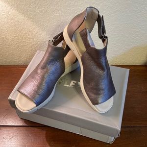 The FLEXX Pewter Sliver Gray 7.5 ankle sandals COMFORT! Shoes Booties NEW!